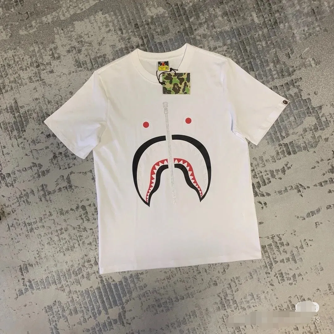 P110 001038 bape shark mouth print short-sleeved T-shirt, same style for men and women, size smlxlxxl, black and white