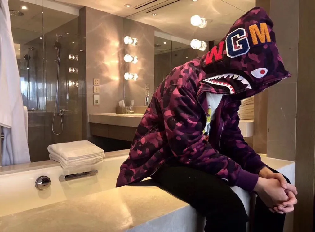 💰380 BAPE 1ST CAMO SHARK FULL Classic counter model Camouflage shark hooded zipper sweatshirt Machine-printed camouflage Top-quality fabric High-end 1:1 replica Customized fabric Couple model: S—XXL [Camouflage yellow, Camouflage green, Camouflage red, Camouflage purple, Camouflage blue, Camouflage gray]