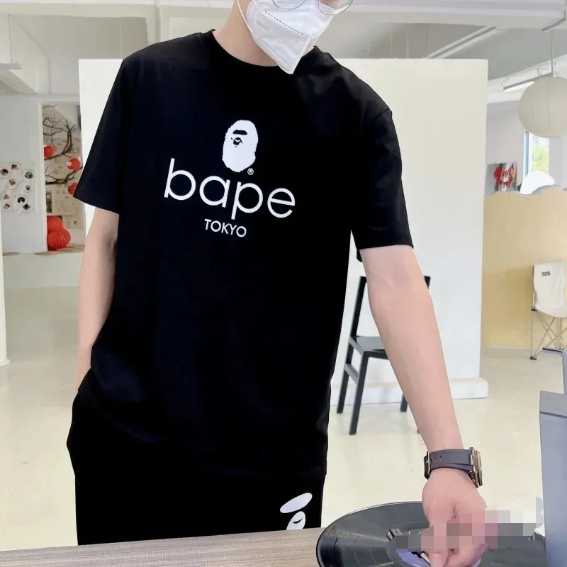 P110 001068 bape ape head letter print couple short-sleeved T-shirt, same style for men and women, size smlxlxxl, black and white