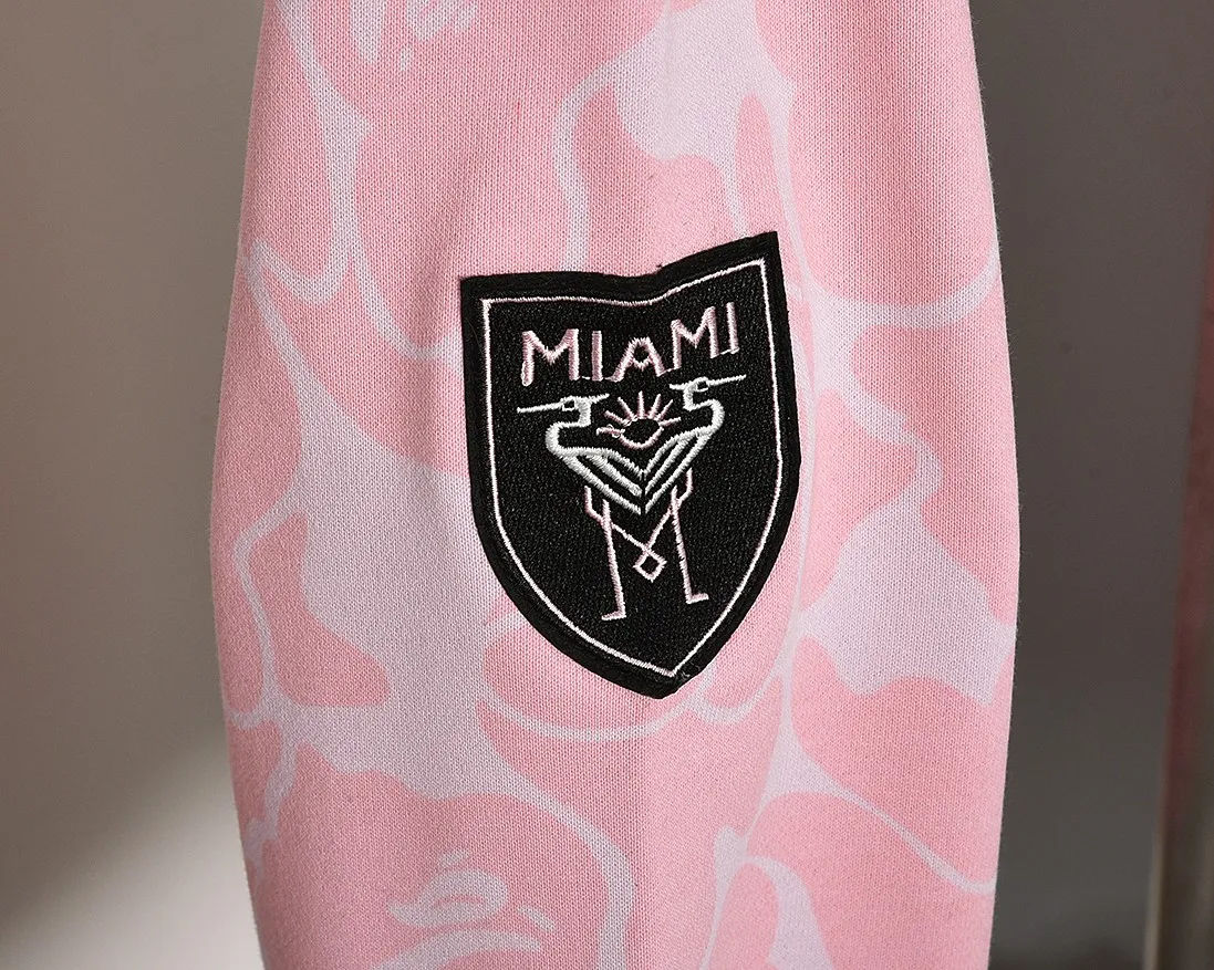 P200 Miami-Model B200 BAPE×inter MIAMI Messi joint Miami International multi-color camouflage hooded sweatshirt Color: black, white, pink Size: S M L XL XXL
