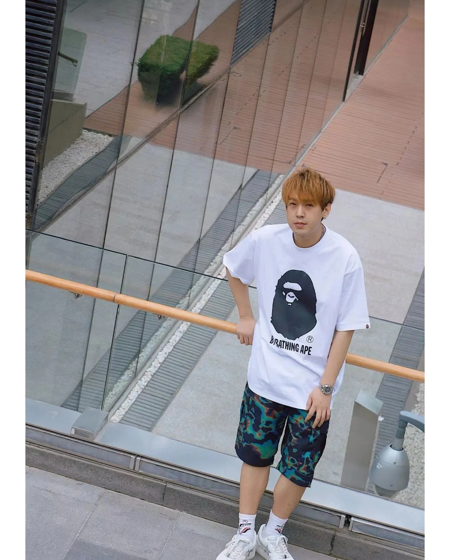 P110 00186 BAPE BICOLOR BY BATHING TEE great ape head short-sleeved T-shirt, same style for men and women, size smlxlxxl, black and white