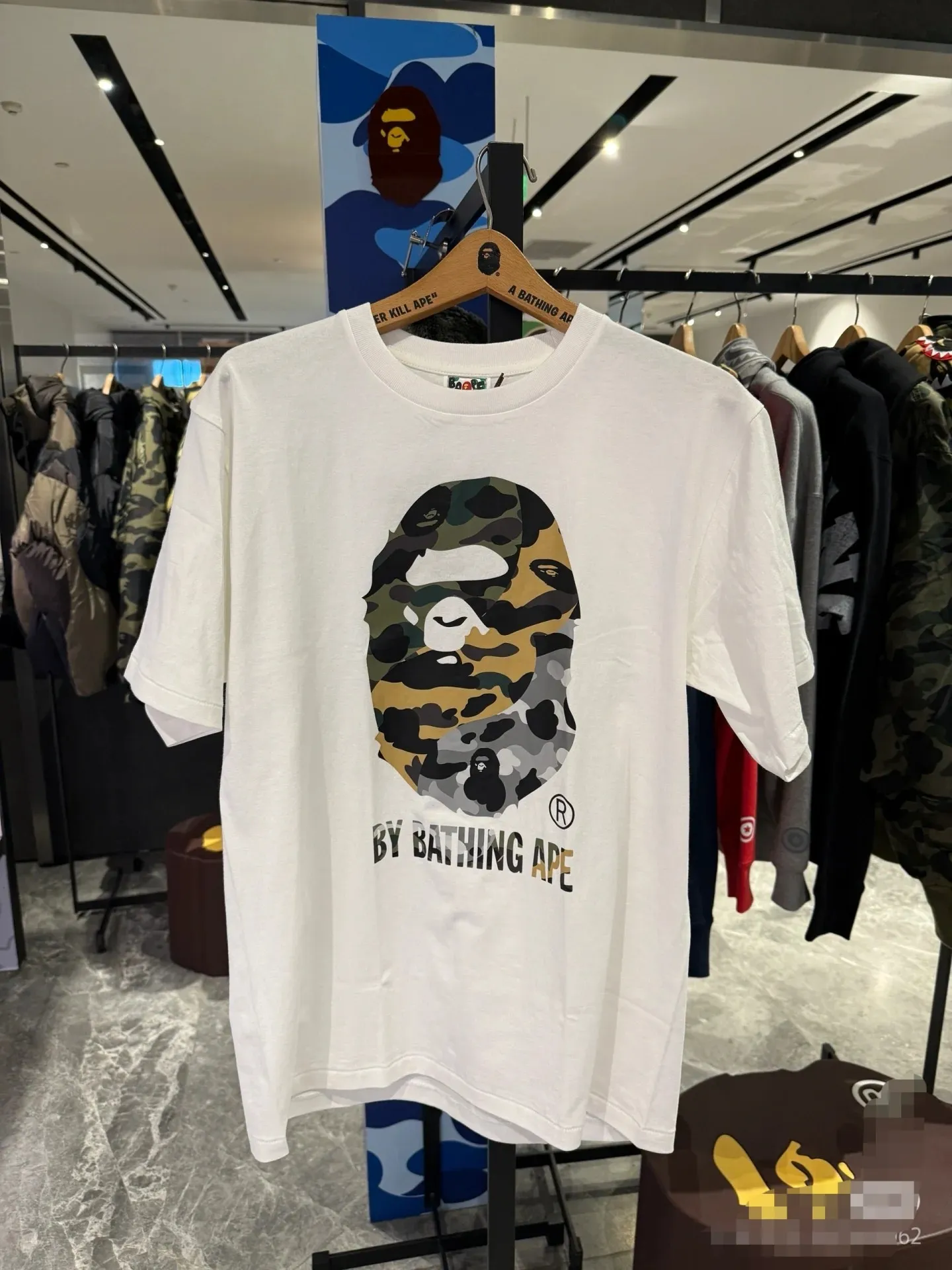 P110 001048 BAPE SS25 1ST CAMO series mixed color ape print round neck short-sleeved T-shirt, same style for men and women, size smlxlxxl, black and white