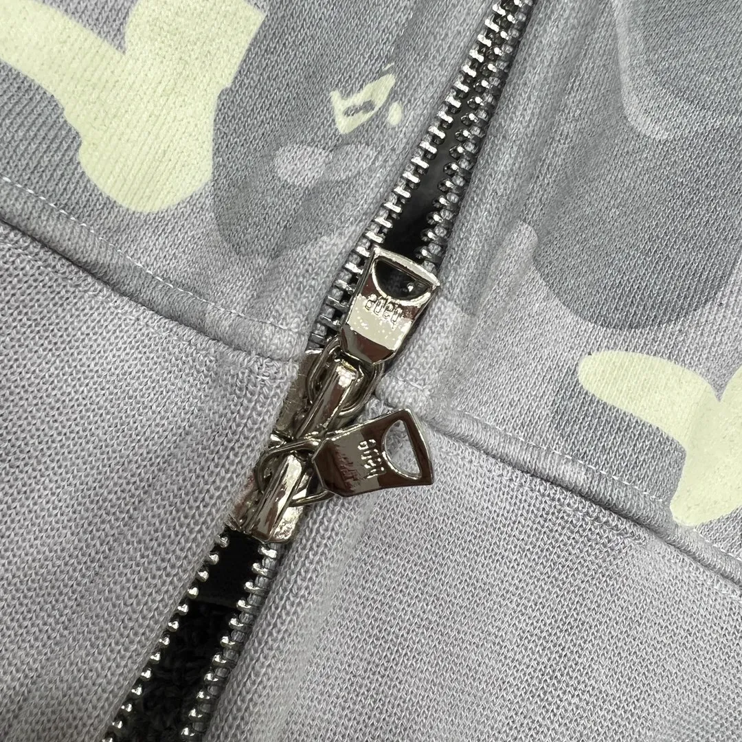 💰410 BAPE CITY CAMO SHARK HOODIE Glow-in-the-dark camouflage laser shark hooded zipper sweatshirt Machine-printed camouflage Top-quality fabric High-end 1:1 replica Customized fabric Couple style: S—XXL [Silver Gray Black]