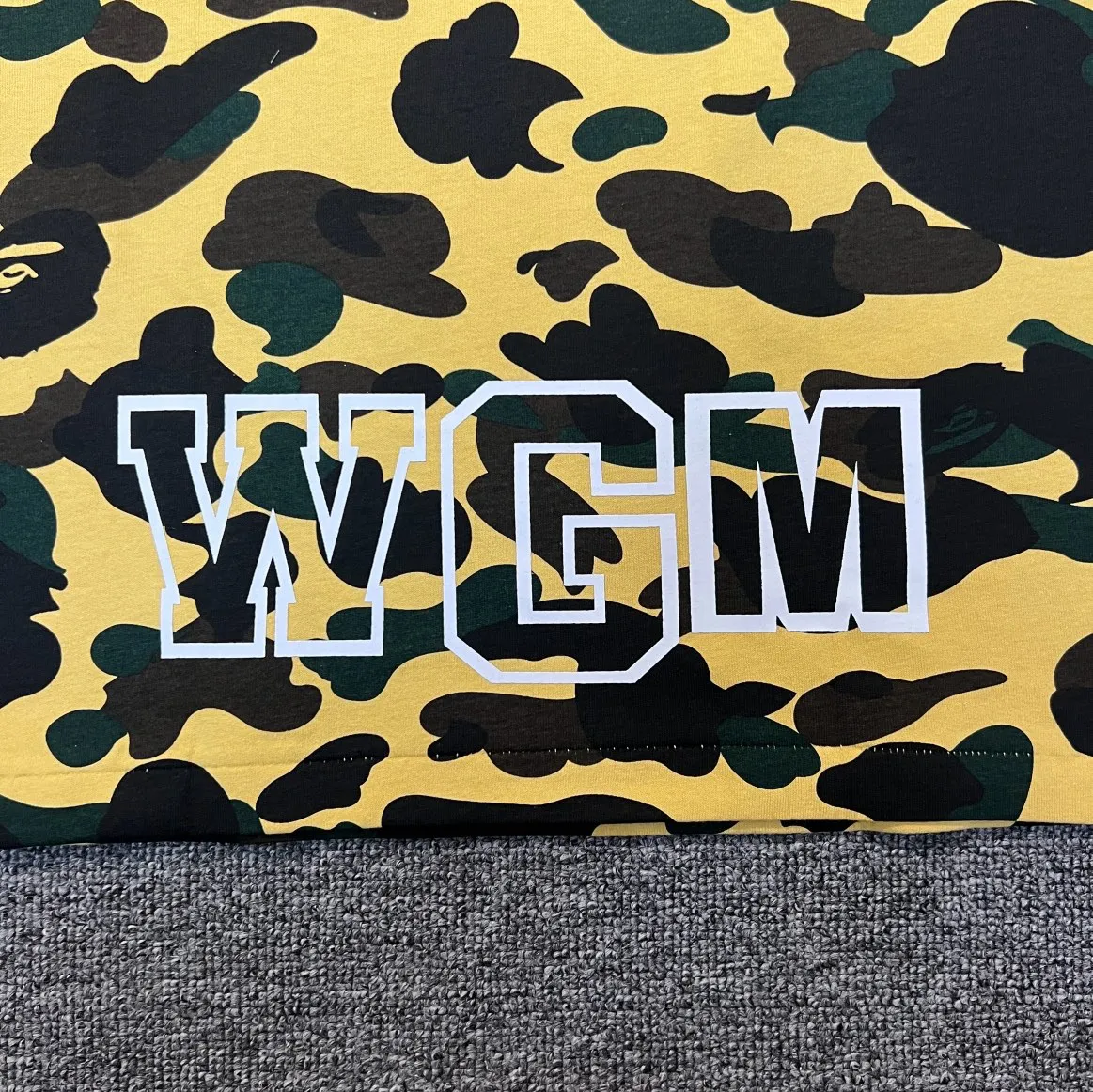 💰140 BAPE shark camouflage WGM classic reproduction ZP version 255g weight pure cotton all-over printed camouflage couple model: S-XXL [green yellow red purple blue]
