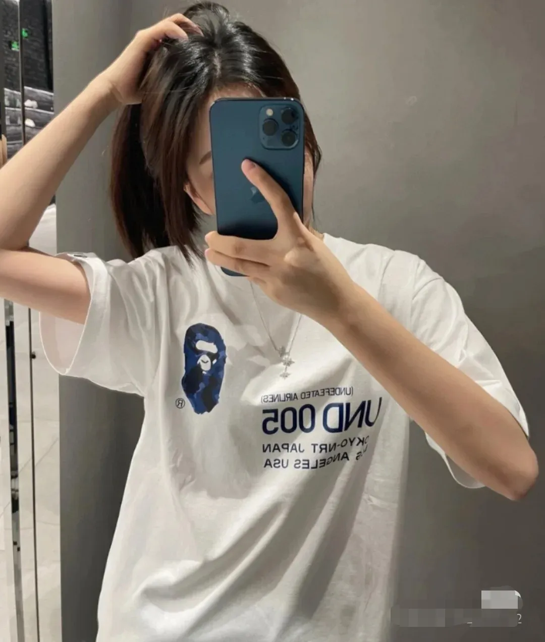 P110 001002 UNDEFEATED x BAPE collaboration series, five-stripe letter pattern printed ape head round neck short-sleeved T-shirt, same style for men and women, size smlxlxxl, black and blue, white and blue