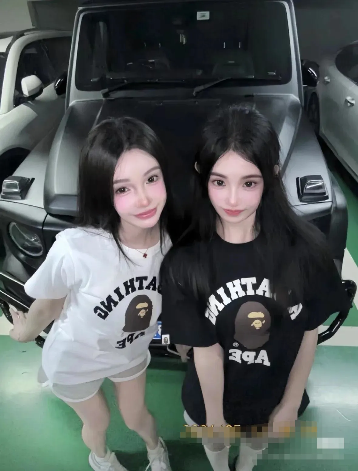 P110 00116 BAPE College Tee ape head letter printed short-sleeved T-shirt, same style for men and women, size smlxlxxl, white, black