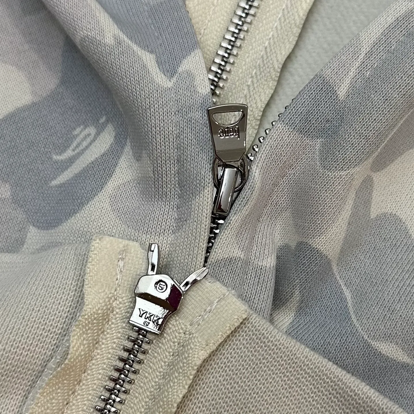 💰420 BAPE STORE® PACK Series FW24 Harajuku City Limited Shark Splicing Zipper Hooded Sweatshirt Heavy Industry Double Zipper Customized Fabric High Quality Couple Style: S—XXL [Camouflage Light Grey]