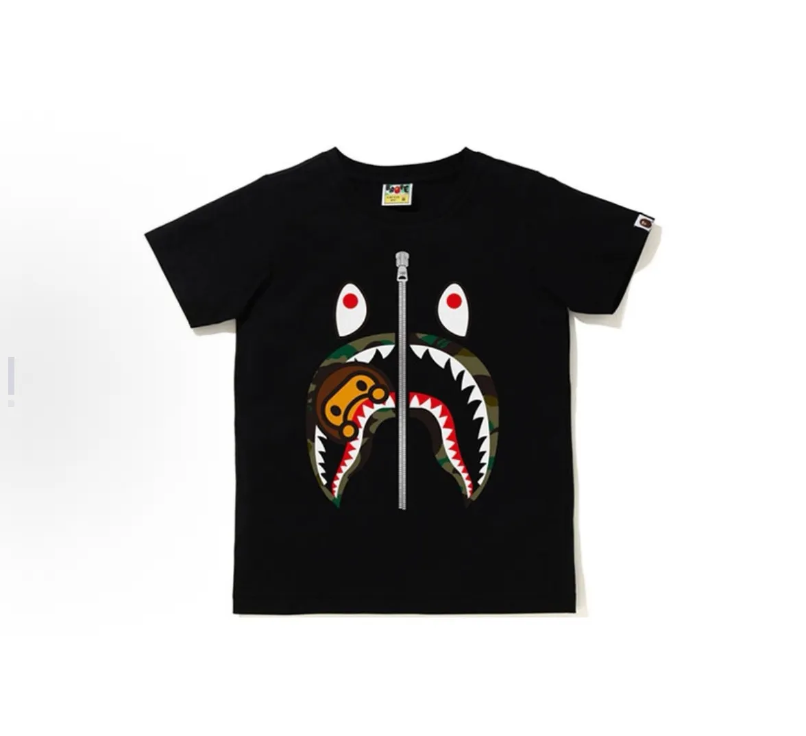 P110 00159 BAPE SS22 camouflage shark cartoon BABY MILO printed round neck short-sleeved T-shirt, same style for men and women, size smlxlxxl, black and yellow camouflage, black and green camouflage, white and yellow camouflage, white and green camouflage