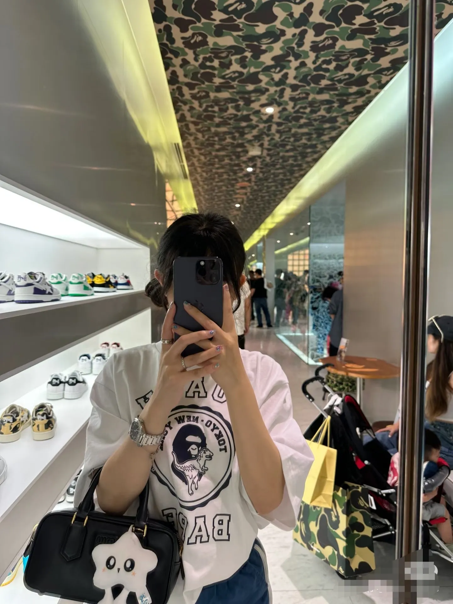 P110 001103 A BATHING APE BAPE x COACH co-branded dinosaur print pullover short-sleeved T-shirt, same style for men and women, size smlxlxxl, white black