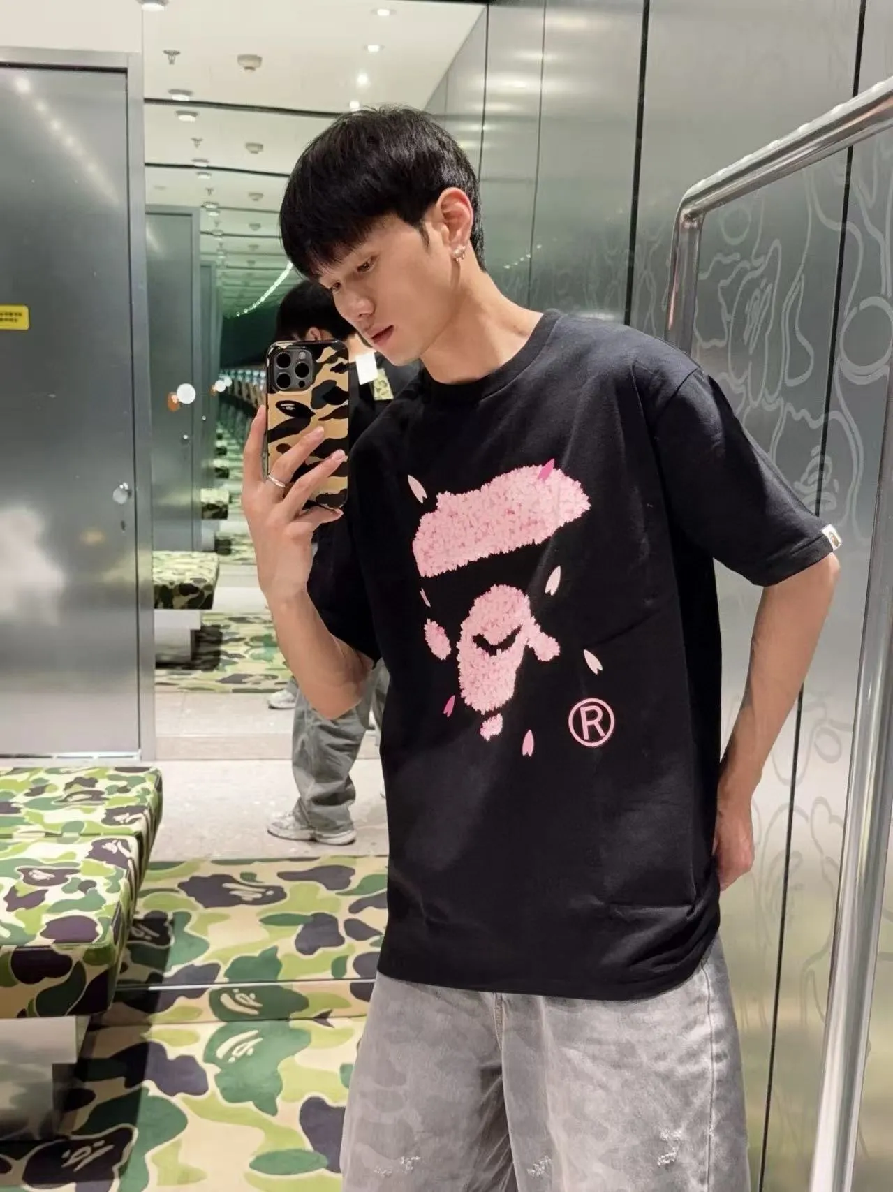 💰140 BAPE SS25sakura cherry blossom series, ape-man cherry blossom pattern logo short-sleeved 280g weight linen cotton fabric, couple model: S-XXL [black white]