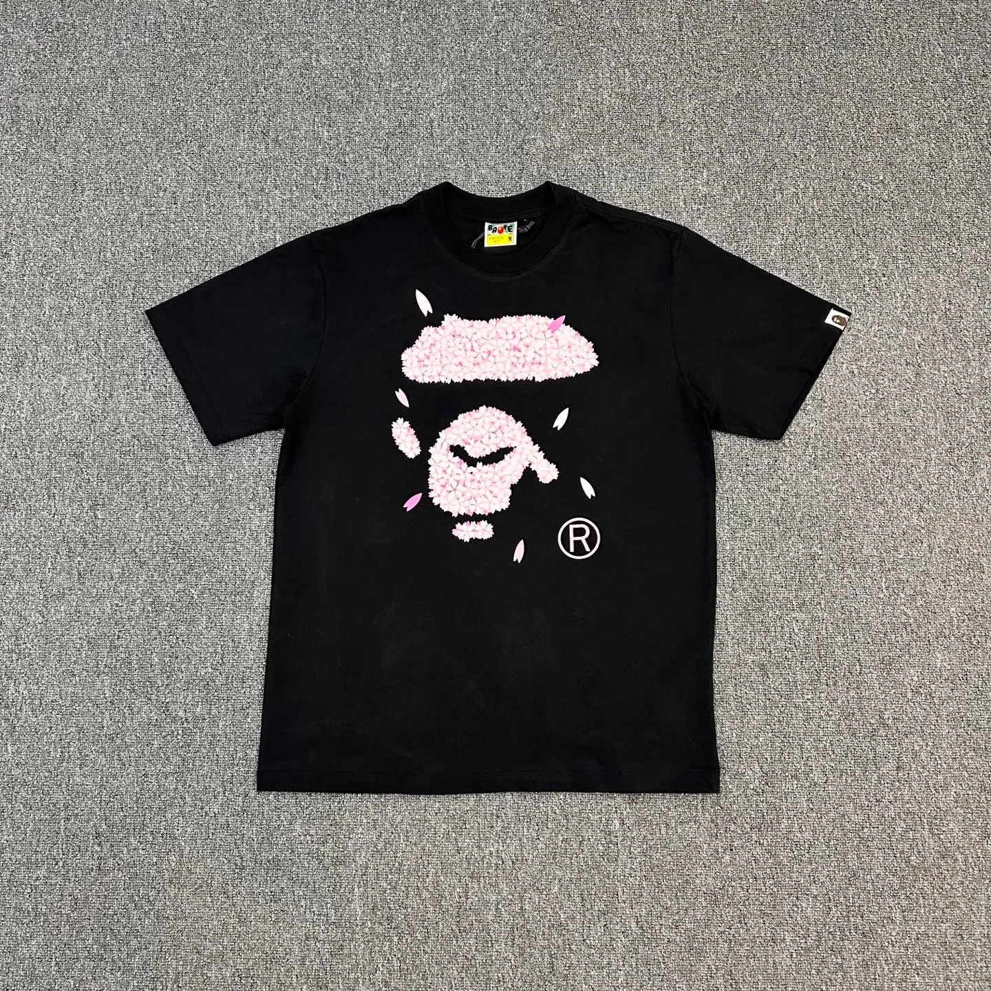 💰140 BAPE SS25sakura cherry blossom series, ape-man cherry blossom pattern logo short-sleeved 280g weight linen cotton fabric, couple model: S-XXL [black white]