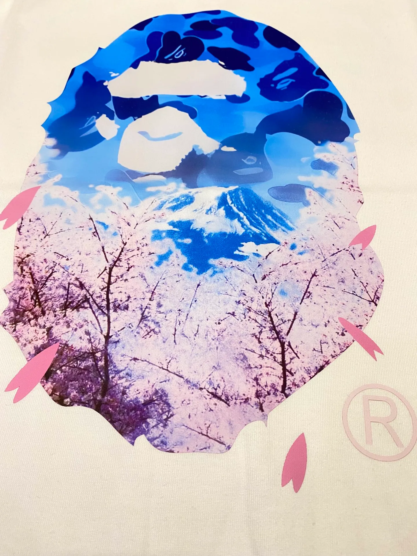 SC099#p110💰 (Top version) BAPE camouflage ape head cherry blossom tree Mount Fuji printed pattern short-sleeved T-shirt Made of 260 grams of high-quality high-weave pure cotton fabric, double yarn combed, soft texture and no pilling Imported environmentally friendly printing glue The pattern is bright and three-dimensional Quality 💥Same style for men and women The upper body is trendy Color: black white Size: S M L XL XXL
