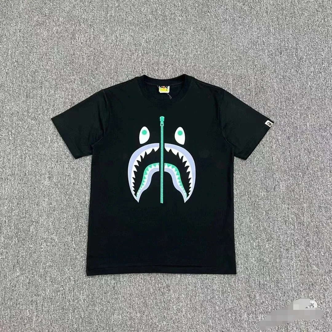 P110 001058 BAPE FW22 shark pattern printed round neck short-sleeved T-shirt, same style for men and women, size smlxlxxl, black and white