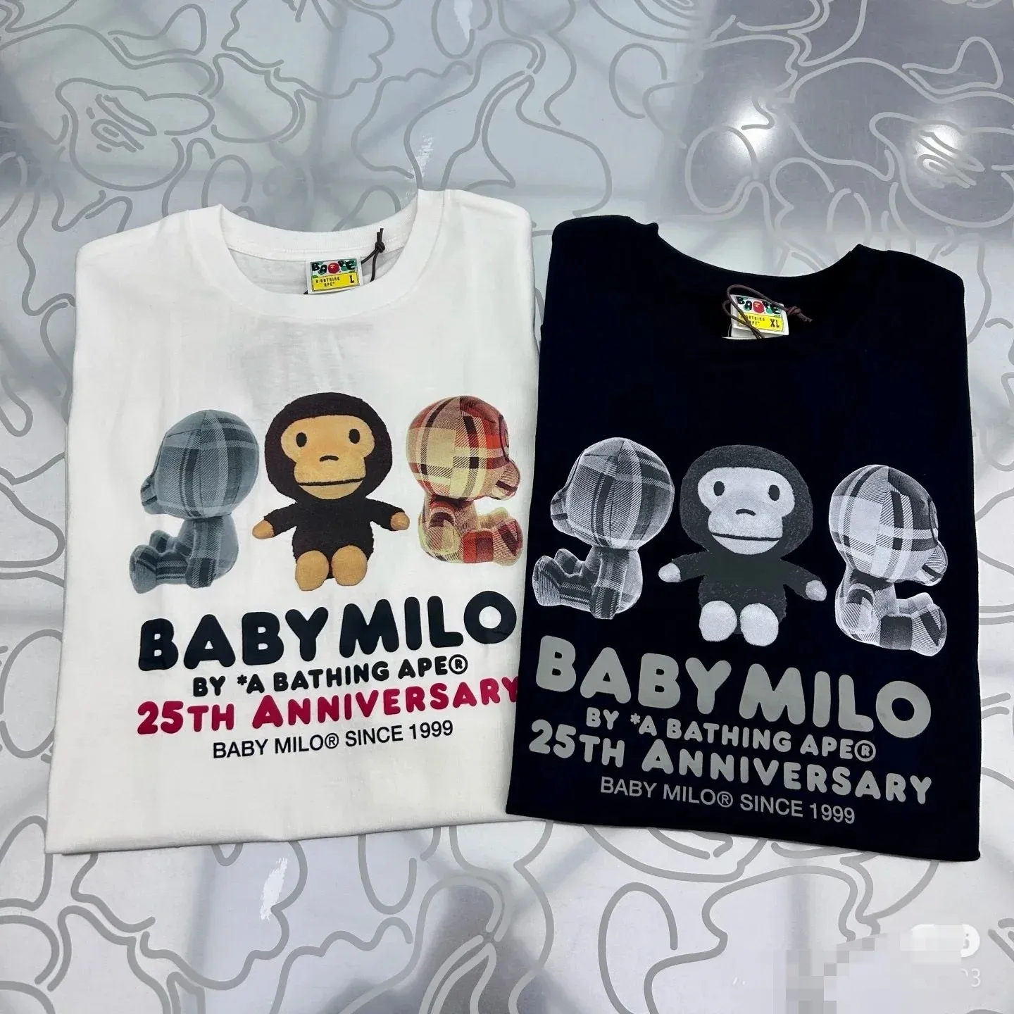 P110 001101 BAPE FW24 BABY MILO 25th Anniversary Series Sanrio co-branded cartoon monkey print pattern round neck short-sleeved T-shirt, same style for men and women, size smlxlxxl, black and white