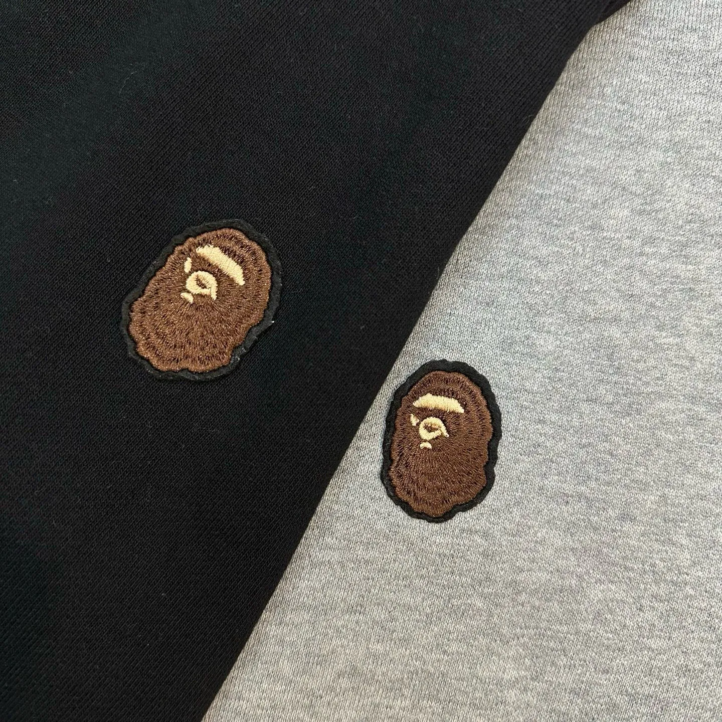 💰380 BAPE A BATHING APE FW24 Ape Man Classic Embroidered Ape Man Badge ZP Open Version 1:1 Customized Fabric Couple Style: S—XXL [Black Gray]