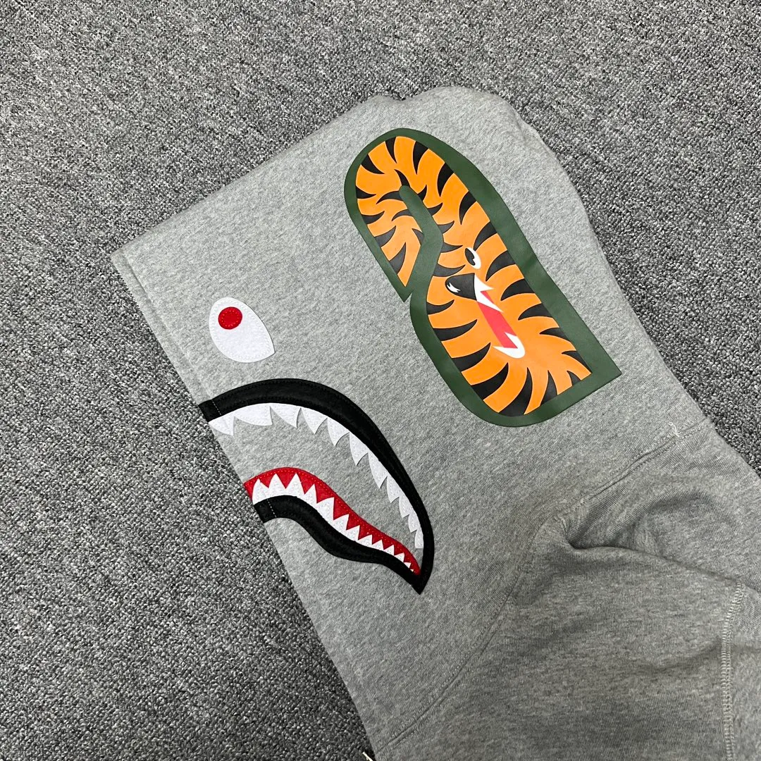 💰380 BAPE SHARK FULL ZIP solid color embroidered shark zipper sweatshirt jacket ZP version correct version 980g weight pure cotton custom fabric Couple style: S—XXL [black gray]