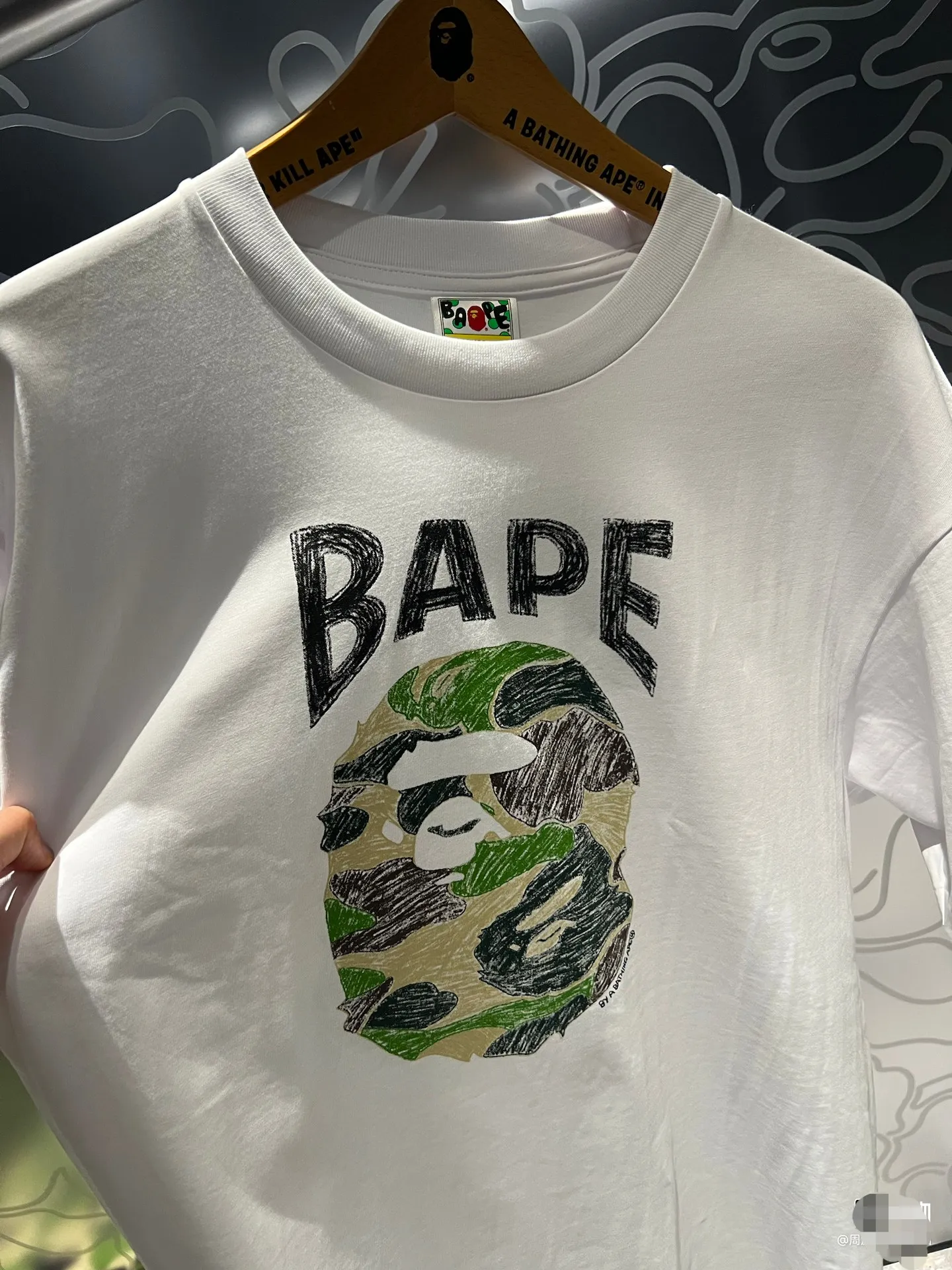 P110 001194 BAPE SS25 ABC CAMO series hand-painted camouflage pattern short-sleeved T-shirt, same style for men and women, size smlxlxxl, white