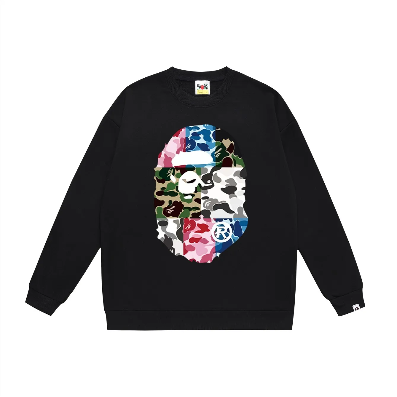 P150 model number SC448# terry 75 plus velvet 80 (top version) BAPE camouflage stitching ape head pattern round neck sweatshirt Made of 350g large terry (drop shoulder large version) fabric, soft texture and no pilling Imported environmentally friendly printing glue The pattern is bright and three-dimensional Quality 💥Same style for men and women The upper body is trendy Color: black white gray Size: S M L XL XXL