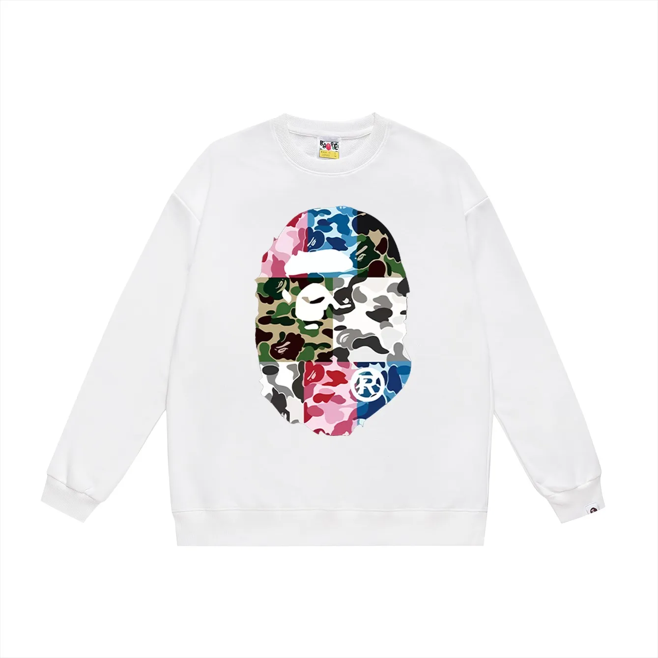 P150 model number SC448# terry 75 plus velvet 80 (top version) BAPE camouflage stitching ape head pattern round neck sweatshirt Made of 350g large terry (drop shoulder large version) fabric, soft texture and no pilling Imported environmentally friendly printing glue The pattern is bright and three-dimensional Quality 💥Same style for men and women The upper body is trendy Color: black white gray Size: S M L XL XXL
