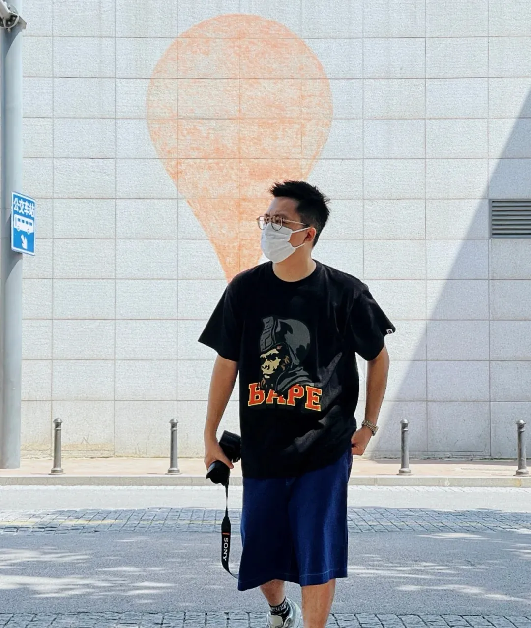 P110 001007 BAPE Ape Logo cartoon print round neck pullover short-sleeved T-shirt, same style for men and women, size smlxlxxl, black and white