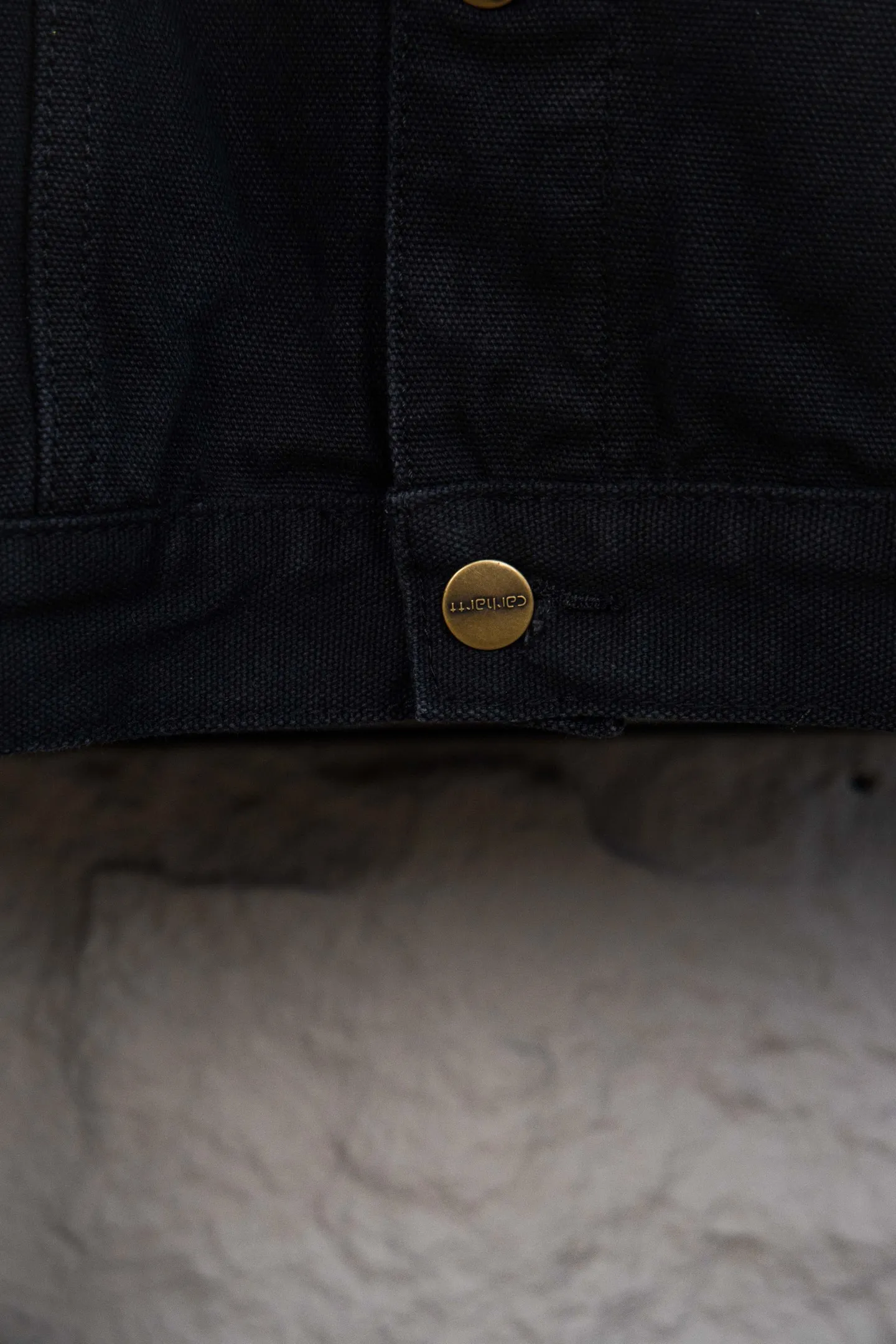 🅿️330 Style number: M223 Autonomous CARHARTT retro distressed heavy-duty washed Carhartt Vintage 90S-J10 Detroit trucker jacket three-color heavy-duty jacket without original label (replacement series) The fabric is made of 400 grams of high-quality pure cotton canvas. The weight of the clothes is 1.5Kg - the body effect is invincible - platform private. The overall color has been washed and aged to the best, and the various small details of damage are very good! Very rare inner felt, warm and comfortable, very handsome, real Boxy short and wide version! Color: Black Gray Size: S-XL