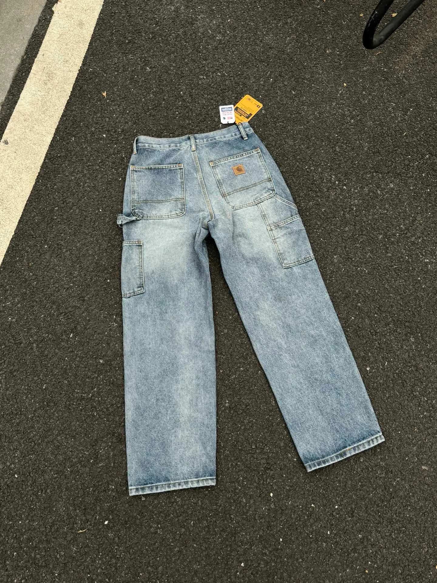 🅿️250 033 Carhartt WIP Japanese style work style jeans with customized original logo buckle, YKK zipper fly, smooth and easy to pull! Many locations are reinforced with tacks, and the workmanship is solid! The overall tailoring adopts three-dimensional structure tailoring! Ergonomically designed, more flexible when wearing! The cut is streamlined and streamlined, allowing you to move flexibly with your body! Integrates functionality, beauty and durability! Suitable for business, travel, leisure and many other occasions! Straight fit Color: Blue Size: S-XXL
