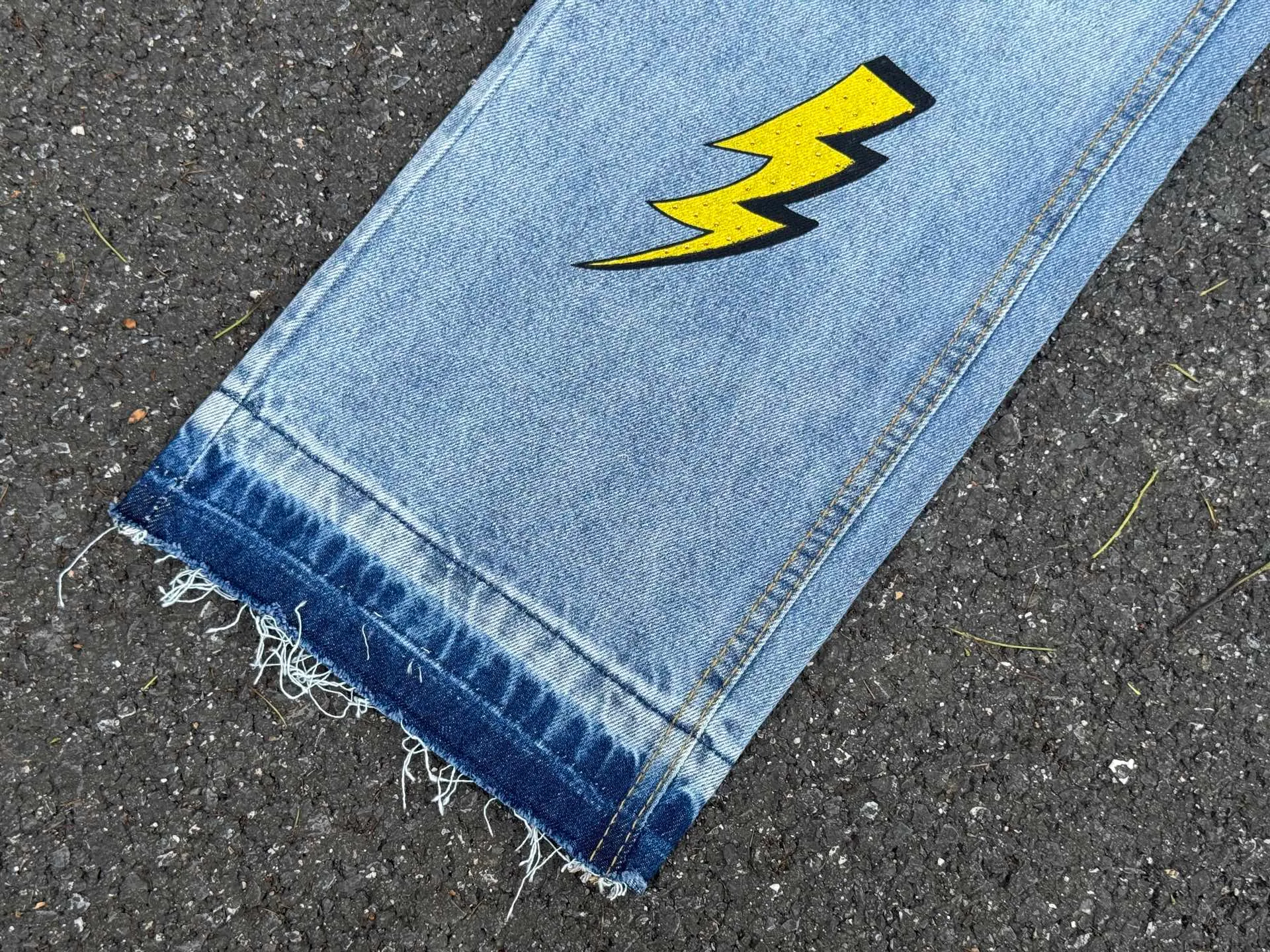 🅿️260 F124 False Perception Carhartt Cartoon Graffiti Worn and Destroyed Diamond Jeans Same Style for Men and Women Color: Blue Code Number: 28 30 32 34 36