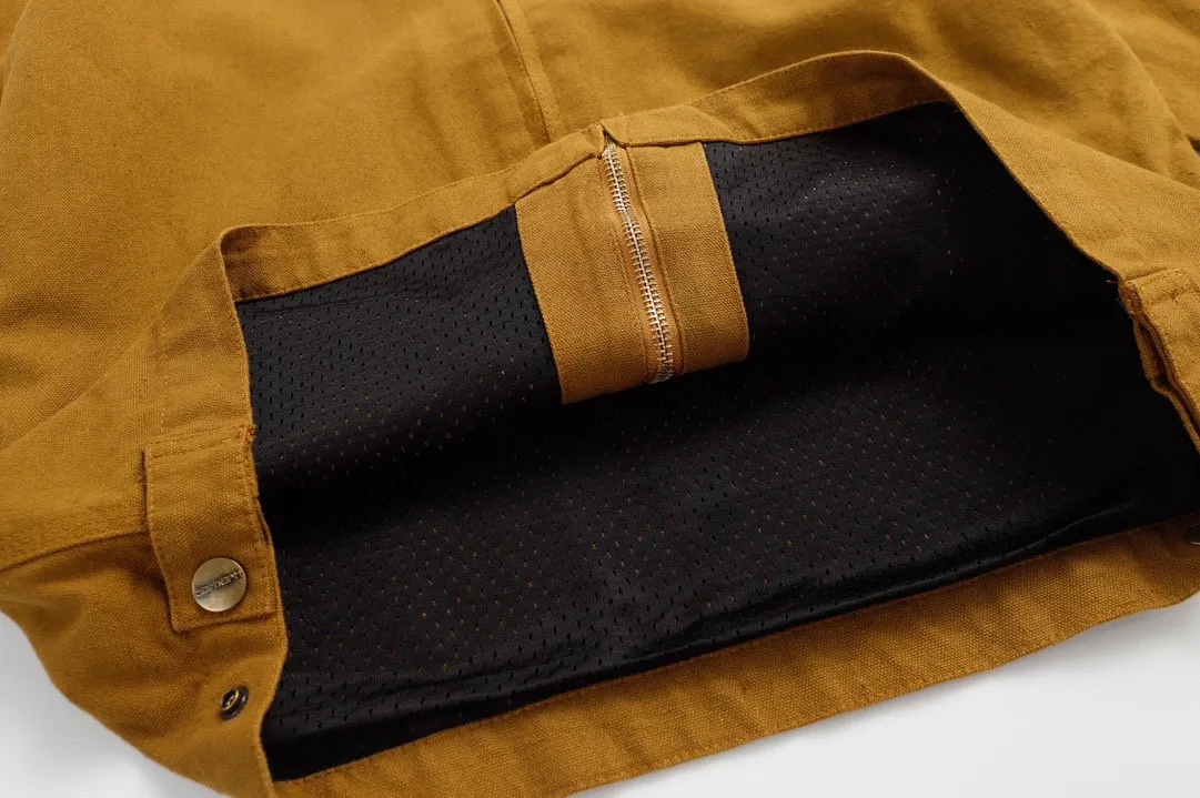 🅿️350 Carhartt Wip Carhartt classic Detroit zipper jacket couple casual workwear jacket 1️⃣The fabric is made of new environmentally friendly twill fabric. The light wash feels and the color will look better with time. It is a very high-quality fabric! 2️⃣The workmanship details are perfectly controlled, the classic logo is embroidered on the chest, the corduroy lapel highlights the unique style, the customized gold zipper, and the gold buttons all have logos that become more unique as they wear out with use! 3️⃣ Suitable for daily wear and can be worn in various styles. It is a very versatile jacket for men and women!  Color: black, yellow, purple Size: S, M, L, XL