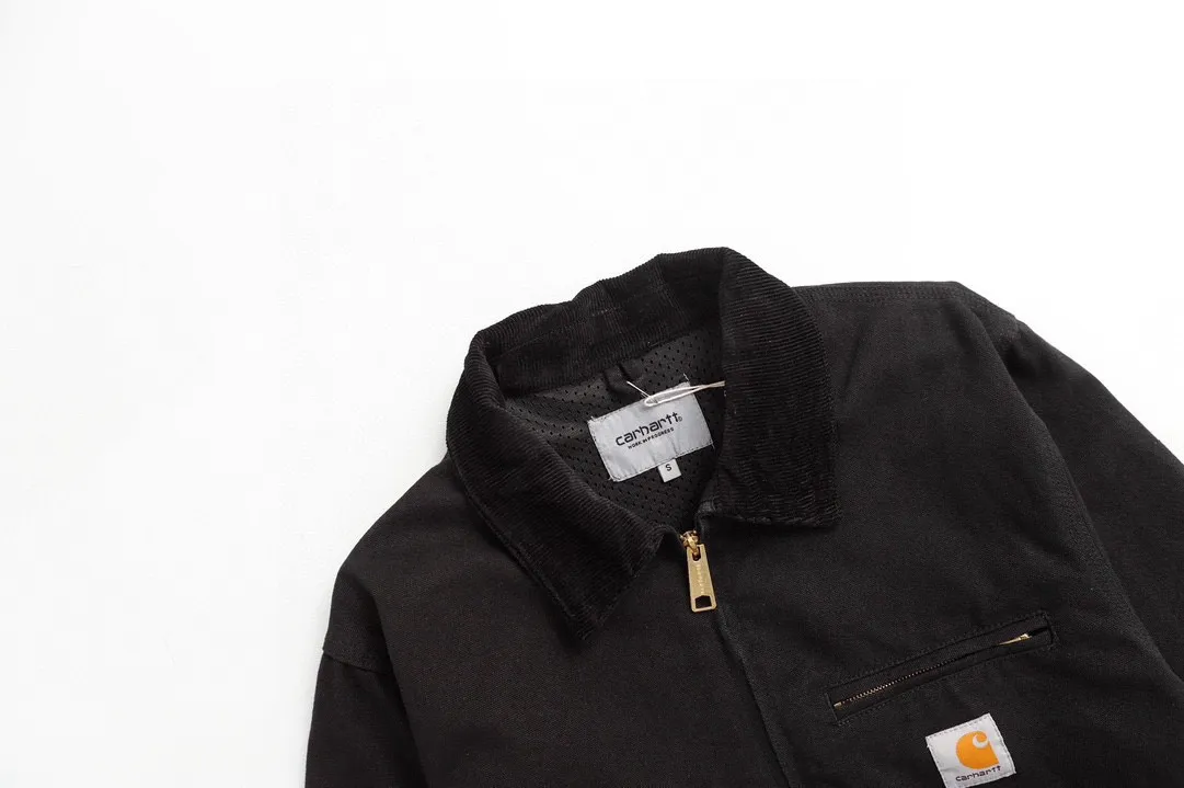 🅿️330 New: Style number: B123 Carhartt Wip Carhartt classic Detroit zipper jacket couple casual work jacket 1️⃣The fabric is made of new environmentally friendly twill fabric. The light wash feels and the color will look better with time. It is a very high-quality fabric!  2️⃣The workmanship details are perfectly controlled, the classic logo is embroidered on the chest, the corduroy lapel highlights the unique style, the customized gold zipper, and the gold buttons all have logos that become more unique as they wear out with use! 3️⃣ Suitable for daily wear and can be worn in various styles. It is a very versatile jacket for men and women! Color: black, yellow, purple Size: S, M, L, XL