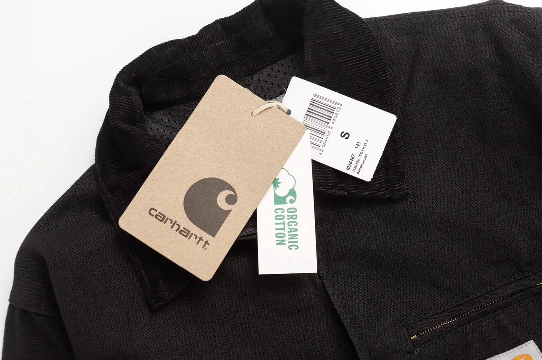 🅿️330 New: Style number: B123 Carhartt Wip Carhartt classic Detroit zipper jacket couple casual work jacket 1️⃣The fabric is made of new environmentally friendly twill fabric. The light wash feels and the color will look better with time. It is a very high-quality fabric!  2️⃣The workmanship details are perfectly controlled, the classic logo is embroidered on the chest, the corduroy lapel highlights the unique style, the customized gold zipper, and the gold buttons all have logos that become more unique as they wear out with use! 3️⃣ Suitable for daily wear and can be worn in various styles. It is a very versatile jacket for men and women! Color: black, yellow, purple Size: S, M, L, XL