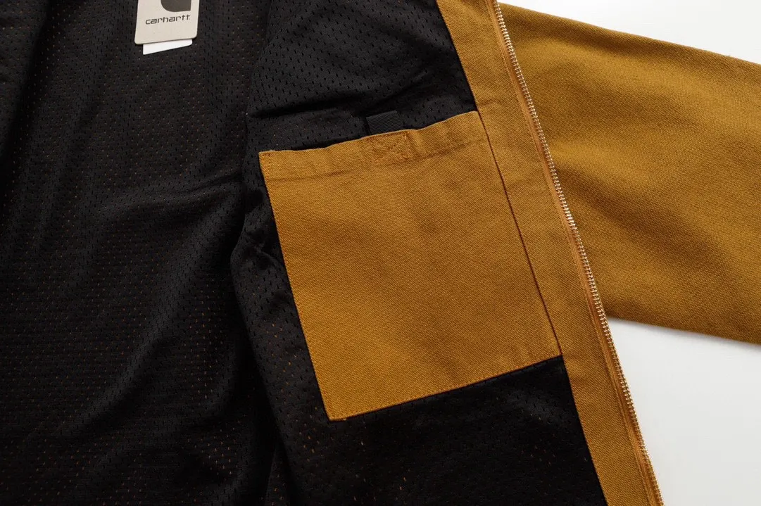 🅿️330 New: Style number: B123 Carhartt Wip Carhartt classic Detroit zipper jacket couple casual work jacket 1️⃣The fabric is made of new environmentally friendly twill fabric. The light wash feels and the color will look better with time. It is a very high-quality fabric!  2️⃣The workmanship details are perfectly controlled, the classic logo is embroidered on the chest, the corduroy lapel highlights the unique style, the customized gold zipper, and the gold buttons all have logos that become more unique as they wear out with use! 3️⃣ Suitable for daily wear and can be worn in various styles. It is a very versatile jacket for men and women! Color: black, yellow, purple Size: S, M, L, XL