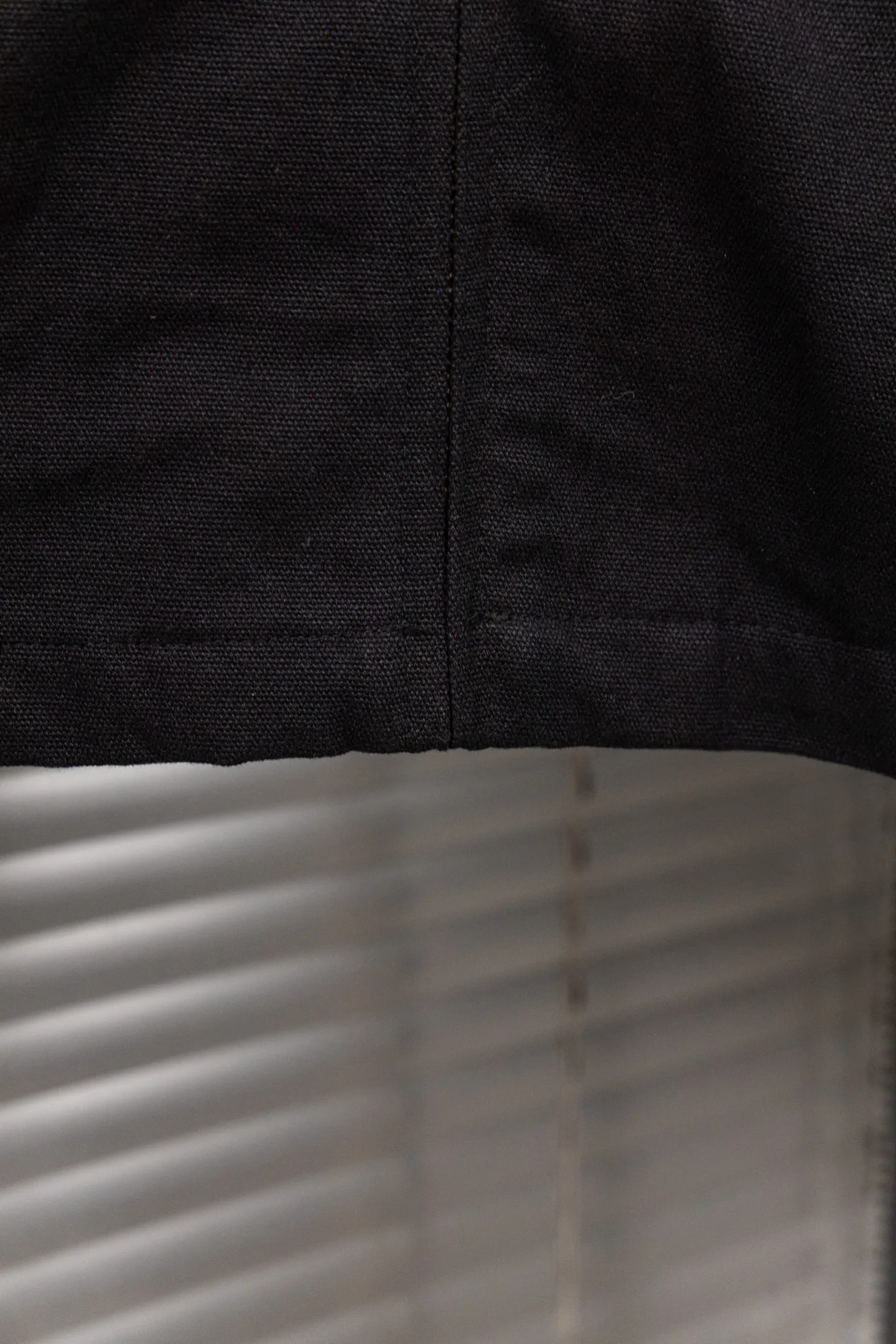 🅿️330 New: Style number: B123 Carhartt Wip Carhartt classic Detroit zipper jacket couple casual work jacket 1️⃣The fabric is made of new environmentally friendly twill fabric. The light wash feels and the color will look better with time. It is a very high-quality fabric!  2️⃣The workmanship details are perfectly controlled, the classic logo is embroidered on the chest, the corduroy lapel highlights the unique style, the customized gold zipper, and the gold buttons all have logos that become more unique as they wear out with use! 3️⃣ Suitable for daily wear and can be worn in various styles. It is a very versatile jacket for men and women! Color: black, yellow, purple Size: S, M, L, XL