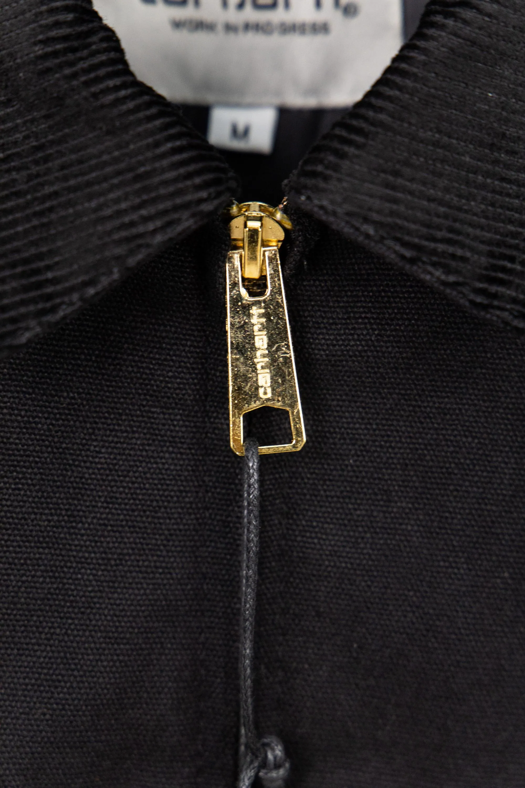 🅿️330 New: Style number: B123 Carhartt Wip Carhartt classic Detroit zipper jacket couple casual work jacket 1️⃣The fabric is made of new environmentally friendly twill fabric. The light wash feels and the color will look better with time. It is a very high-quality fabric!  2️⃣The workmanship details are perfectly controlled, the classic logo is embroidered on the chest, the corduroy lapel highlights the unique style, the customized gold zipper, and the gold buttons all have logos that become more unique as they wear out with use! 3️⃣ Suitable for daily wear and can be worn in various styles. It is a very versatile jacket for men and women! Color: black, yellow, purple Size: S, M, L, XL