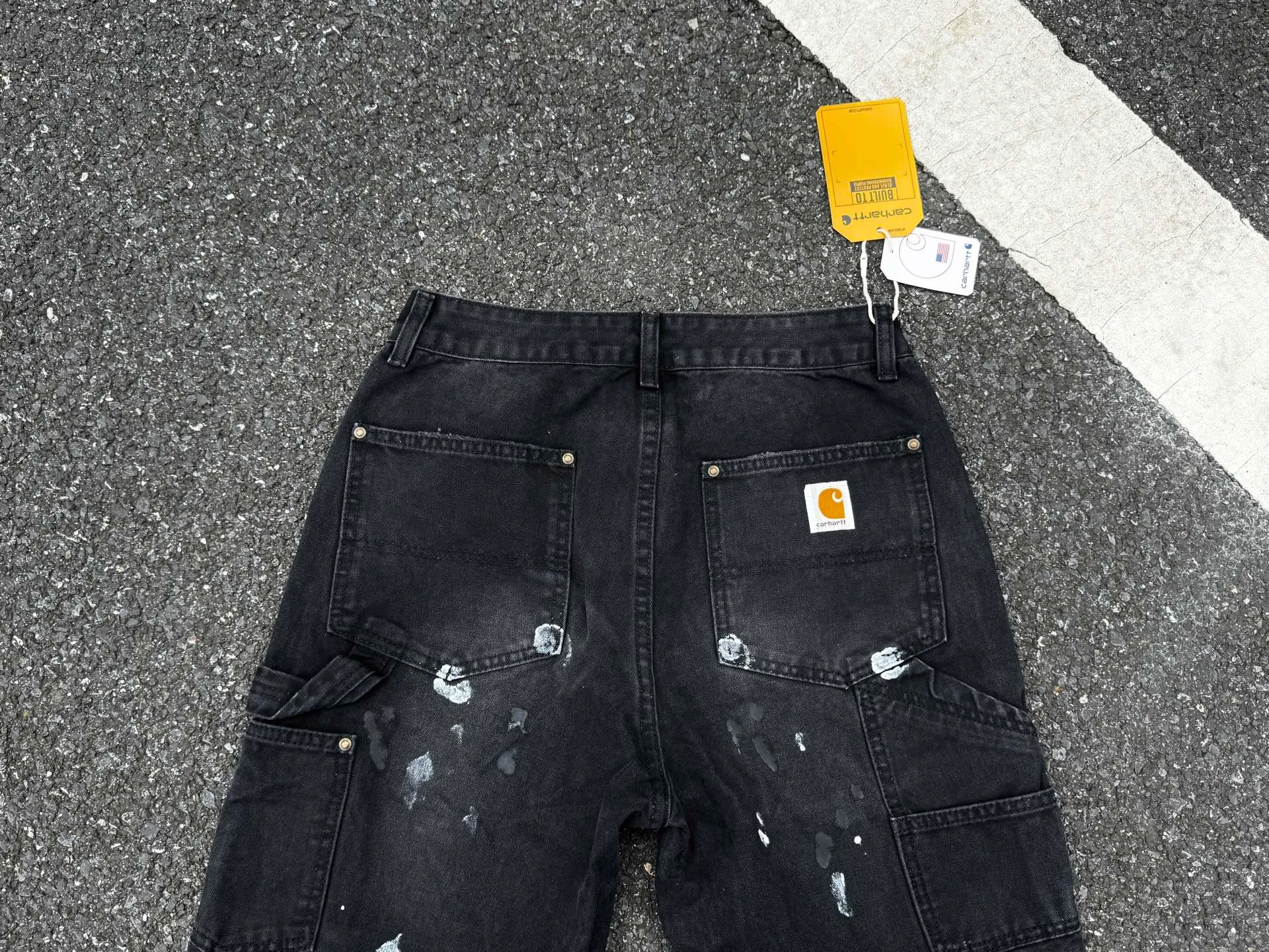 🅿️270 KH1 top vtg Carhartt WIP Carhartt vintage splashed ink holes distressed retro lumberjack Japanese work style jeans Accessories: Customized original logo buckle, including the inner top bracket is also compared to the original with logo hole nails, YKK zipper fly, smooth and easy to pull! Many locations are reinforced with tacks, and the workmanship is solid!  Fabric: The table is made of original authentic custom-made imported fabrics, and the overall tailoring adopts three-dimensional structure tailoring! Ergonomically designed, more flexible when wearing! The cut is streamlined and streamlined, allowing you to move flexibly with your body! Integrates functionality, beauty and durability! Suitable for business, travel, leisure and many other occasions! Straight version Color: splash black Code number: 28 30 32 34 36