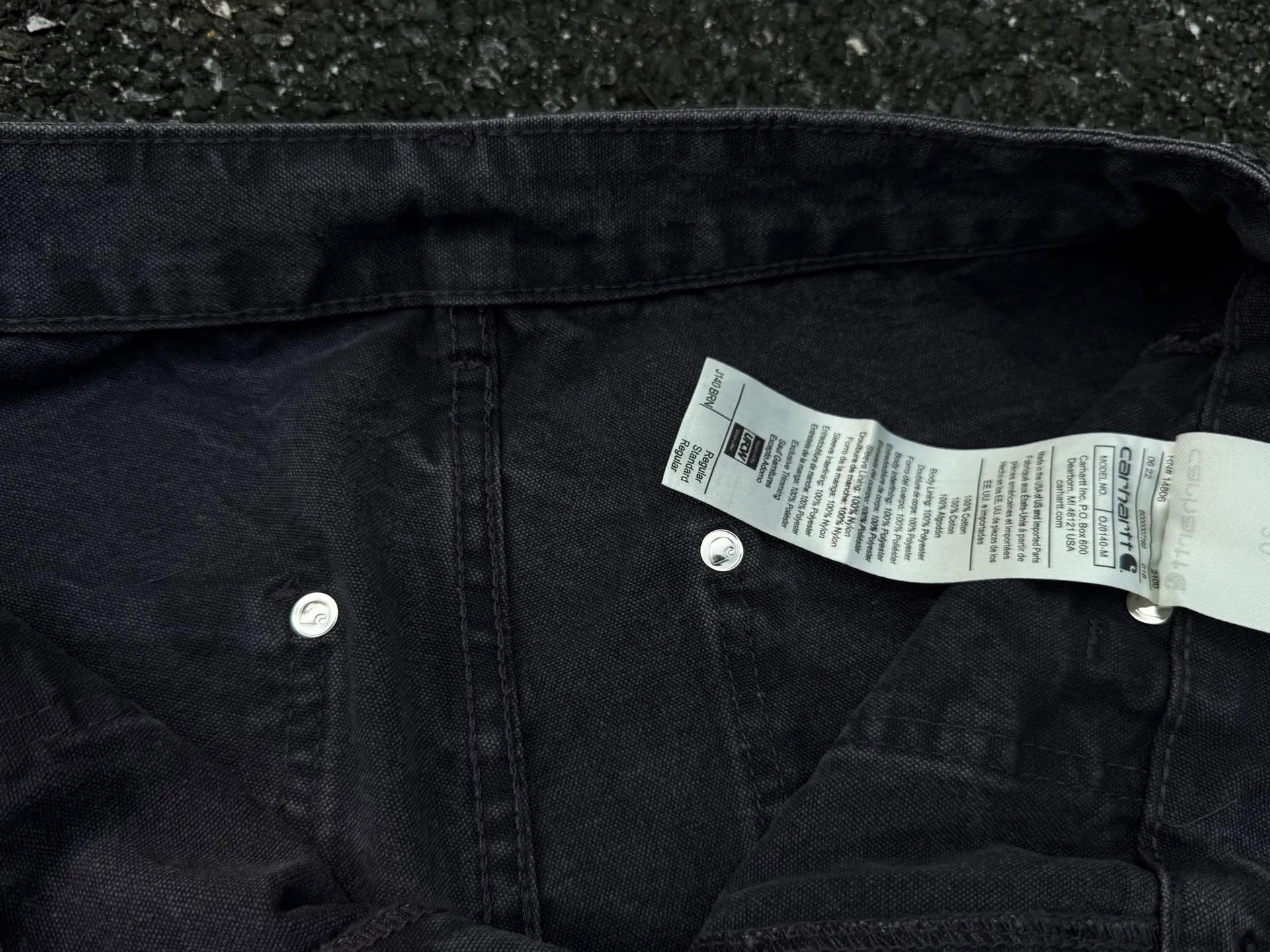 🅿️270 KH1 top vtg Carhartt WIP Carhartt vintage splashed ink holes distressed retro lumberjack Japanese work style jeans Accessories: Customized original logo buckle, including the inner top bracket is also compared to the original with logo hole nails, YKK zipper fly, smooth and easy to pull! Many locations are reinforced with tacks, and the workmanship is solid!  Fabric: The table is made of original authentic custom-made imported fabrics, and the overall tailoring adopts three-dimensional structure tailoring! Ergonomically designed, more flexible when wearing! The cut is streamlined and streamlined, allowing you to move flexibly with your body! Integrates functionality, beauty and durability! Suitable for business, travel, leisure and many other occasions! Straight version Color: splash black Code number: 28 30 32 34 36