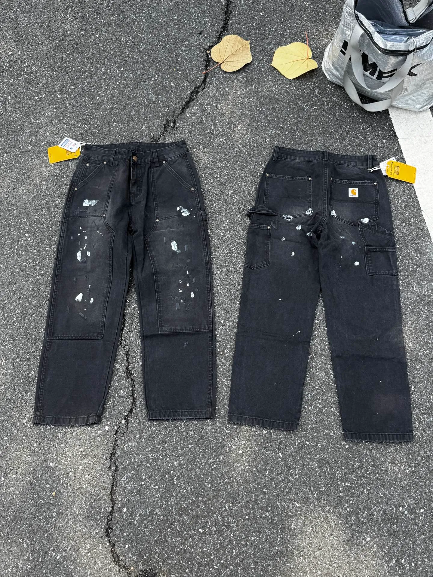 🅿️270 KH1 top vtg Carhartt WIP Carhartt vintage splashed ink holes distressed retro lumberjack Japanese work style jeans Accessories: Customized original logo buckle, including the inner top bracket is also compared to the original with logo hole nails, YKK zipper fly, smooth and easy to pull! Many locations are reinforced with tacks, and the workmanship is solid!  Fabric: The table is made of original authentic custom-made imported fabrics, and the overall tailoring adopts three-dimensional structure tailoring! Ergonomically designed, more flexible when wearing! The cut is streamlined and streamlined, allowing you to move flexibly with your body! Integrates functionality, beauty and durability! Suitable for business, travel, leisure and many other occasions! Straight version Color: splash black Code number: 28 30 32 34 36
