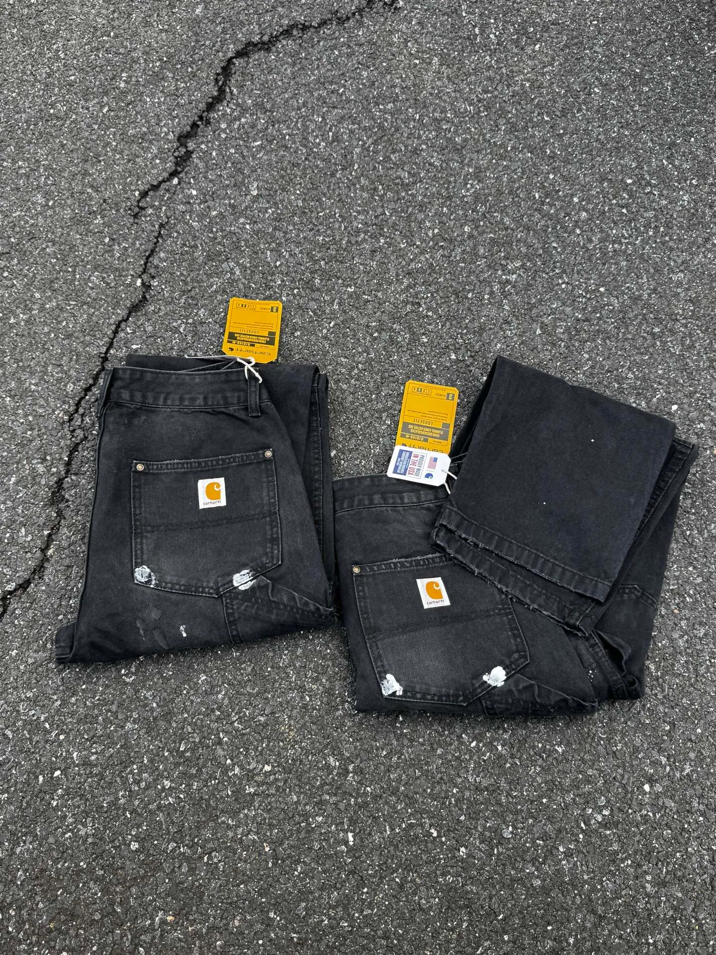 🅿️270 KH1 top vtg Carhartt WIP Carhartt vintage splashed ink holes distressed retro lumberjack Japanese work style jeans Accessories: Customized original logo buckle, including the inner top bracket is also compared to the original with logo hole nails, YKK zipper fly, smooth and easy to pull! Many locations are reinforced with tacks, and the workmanship is solid!  Fabric: The table is made of original authentic custom-made imported fabrics, and the overall tailoring adopts three-dimensional structure tailoring! Ergonomically designed, more flexible when wearing! The cut is streamlined and streamlined, allowing you to move flexibly with your body! Integrates functionality, beauty and durability! Suitable for business, travel, leisure and many other occasions! Straight version Color: splash black Code number: 28 30 32 34 36