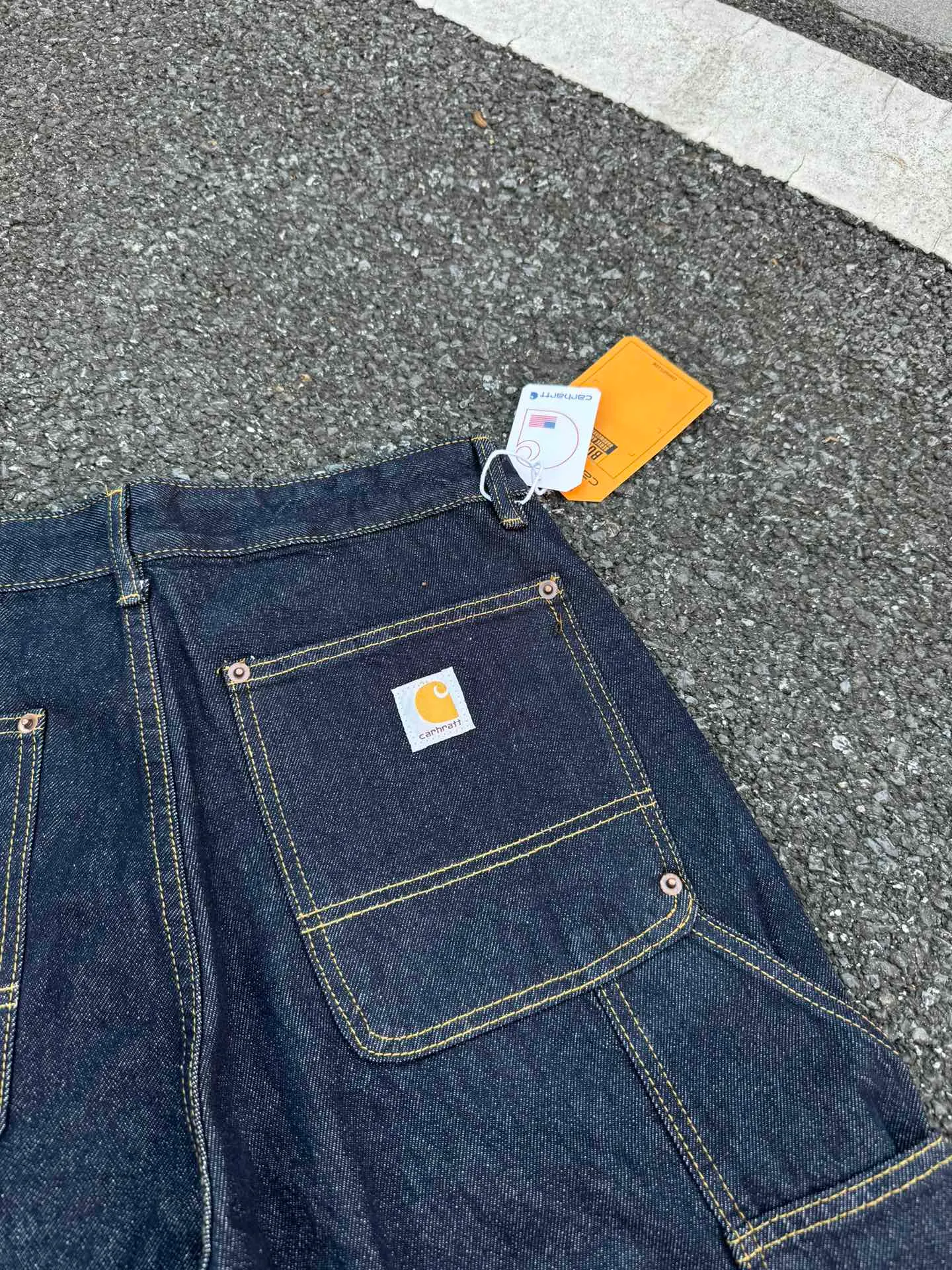 🅿️250 K011 Carhartt WIP Japanese style work style jeans with customized original logo buckle, YKK zipper fly, smooth and easy to pull! Many locations are reinforced with tacks, and the workmanship is solid! The overall tailoring adopts three-dimensional structure tailoring! Ergonomically designed, more flexible when wearing! The cut is streamlined and streamlined, allowing you to move flexibly with your body! Integrates functionality, beauty and durability! Suitable for business, travel, leisure and many other occasions! Straight fit Color: Dark Blue Size: S-XXL