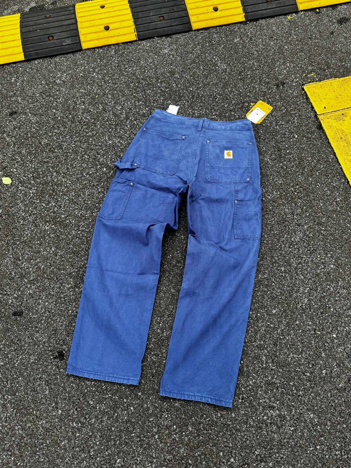🅿️260 K009 Carhartt WIP Japanese style work style jeans with customized original logo buckle, YKK zipper fly, smooth and easy to pull! Many locations are reinforced with tacks, and the workmanship is solid! The overall tailoring adopts three-dimensional structure tailoring! Ergonomically designed, more flexible when wearing! The cut is streamlined and streamlined, allowing you to move flexibly with your body! Integrates functionality, beauty and durability! Suitable for business, travel, leisure and many other occasions! Straight version Color: Navy Blue Size: 28 30 32 34 36 (corresponds to S M L XL XXL)