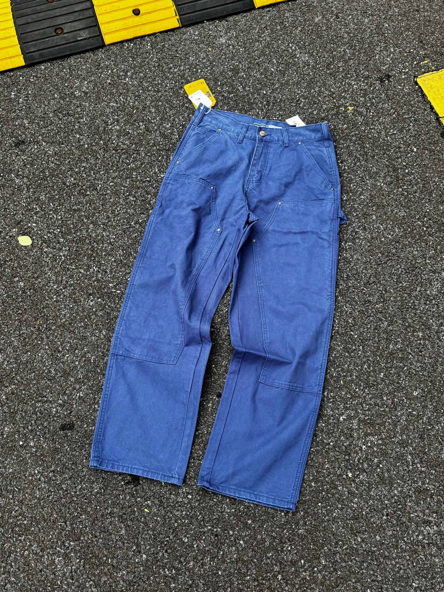 🅿️260 K009 Carhartt WIP Japanese style work style jeans with customized original logo buckle, YKK zipper fly, smooth and easy to pull! Many locations are reinforced with tacks, and the workmanship is solid! The overall tailoring adopts three-dimensional structure tailoring! Ergonomically designed, more flexible when wearing! The cut is streamlined and streamlined, allowing you to move flexibly with your body! Integrates functionality, beauty and durability! Suitable for business, travel, leisure and many other occasions! Straight version Color: Navy Blue Size: 28 30 32 34 36 (corresponds to S M L XL XXL)