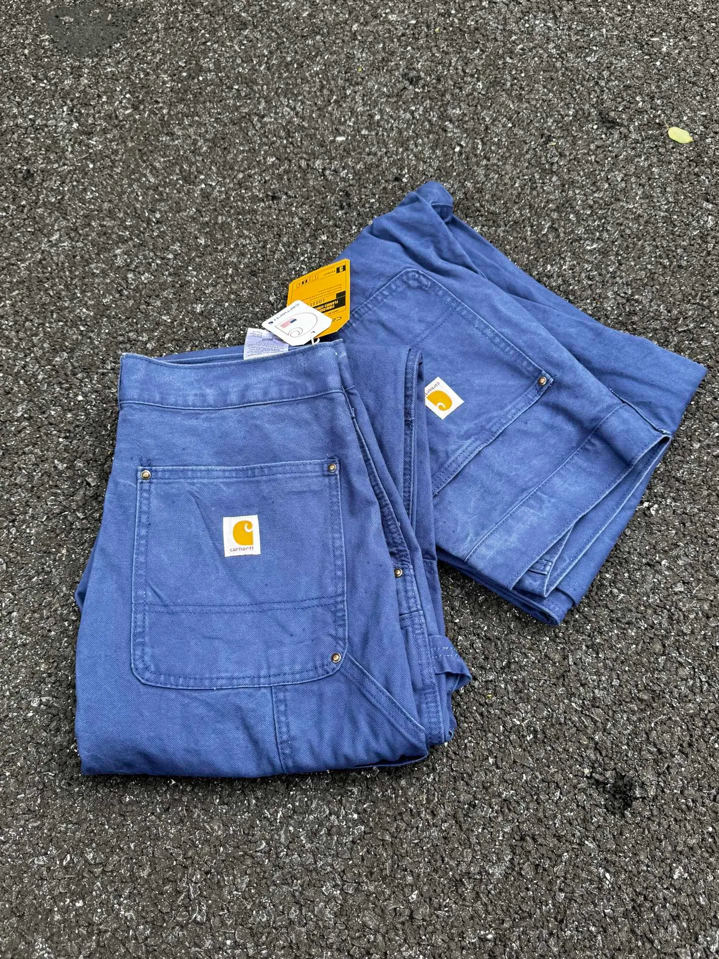 🅿️260 K009 Carhartt WIP Japanese style work style jeans with customized original logo buckle, YKK zipper fly, smooth and easy to pull! Many locations are reinforced with tacks, and the workmanship is solid! The overall tailoring adopts three-dimensional structure tailoring! Ergonomically designed, more flexible when wearing! The cut is streamlined and streamlined, allowing you to move flexibly with your body! Integrates functionality, beauty and durability! Suitable for business, travel, leisure and many other occasions! Straight version Color: Navy Blue Size: 28 30 32 34 36 (corresponds to S M L XL XXL)