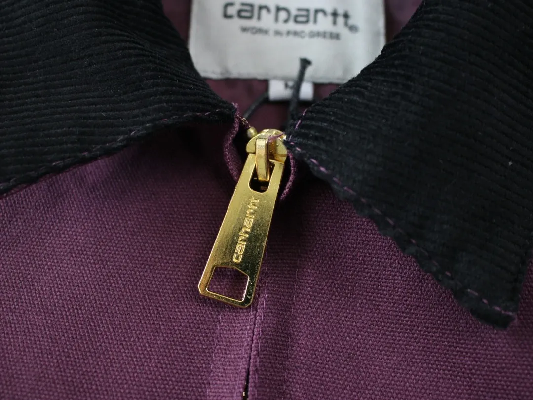 🅿️330 New: Style number: B123 Carhartt Wip Carhartt classic Detroit zipper jacket couple casual work jacket 1️⃣The fabric is made of new environmentally friendly twill fabric. The light wash feels and the color will look better with time. It is a very high-quality fabric!  2️⃣The workmanship details are perfectly controlled, the classic logo is embroidered on the chest, the corduroy lapel highlights the unique style, the customized gold zipper, and the gold buttons all have logos that become more unique as they wear out with use! 3️⃣ Suitable for daily wear and can be worn in various styles. It is a very versatile jacket for men and women! Color: black, yellow, purple Size: S, M, L, XL
