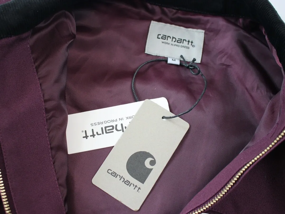 🅿️330 New: Style number: B123 Carhartt Wip Carhartt classic Detroit zipper jacket couple casual work jacket 1️⃣The fabric is made of new environmentally friendly twill fabric. The light wash feels and the color will look better with time. It is a very high-quality fabric!  2️⃣The workmanship details are perfectly controlled, the classic logo is embroidered on the chest, the corduroy lapel highlights the unique style, the customized gold zipper, and the gold buttons all have logos that become more unique as they wear out with use! 3️⃣ Suitable for daily wear and can be worn in various styles. It is a very versatile jacket for men and women! Color: black, yellow, purple Size: S, M, L, XL