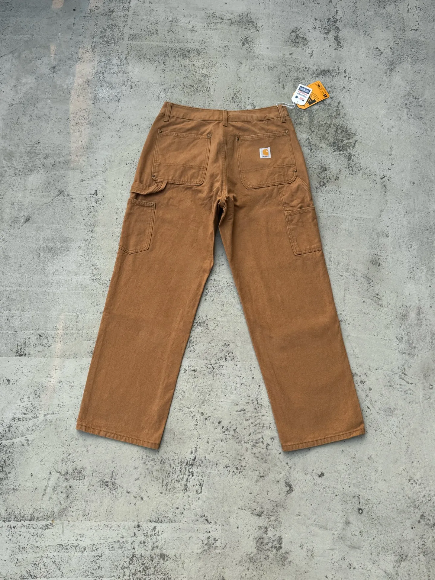 🅿️250 K020 Carhartt WIP Japanese style work style jeans with customized original logo buckle, YKK zipper fly, smooth and easy to pull! Many locations are reinforced with tacks, and the workmanship is solid! The overall tailoring adopts three-dimensional structure tailoring! Ergonomically designed, more flexible when wearing! The cut is streamlined and streamlined, allowing you to move flexibly with your body! Integrates functionality, beauty and durability! Suitable for business, travel, leisure and many other occasions! Straight version Color: Khaki Size: S-XXL (28 30 32 34 36)