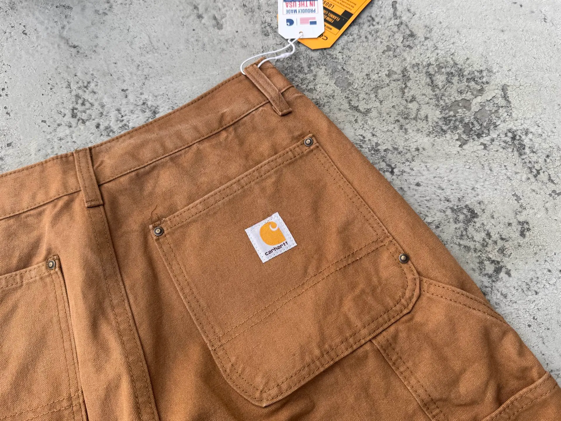 🅿️250 K020 Carhartt WIP Japanese style work style jeans with customized original logo buckle, YKK zipper fly, smooth and easy to pull! Many locations are reinforced with tacks, and the workmanship is solid! The overall tailoring adopts three-dimensional structure tailoring! Ergonomically designed, more flexible when wearing! The cut is streamlined and streamlined, allowing you to move flexibly with your body! Integrates functionality, beauty and durability! Suitable for business, travel, leisure and many other occasions! Straight version Color: Khaki Size: S-XXL (28 30 32 34 36)