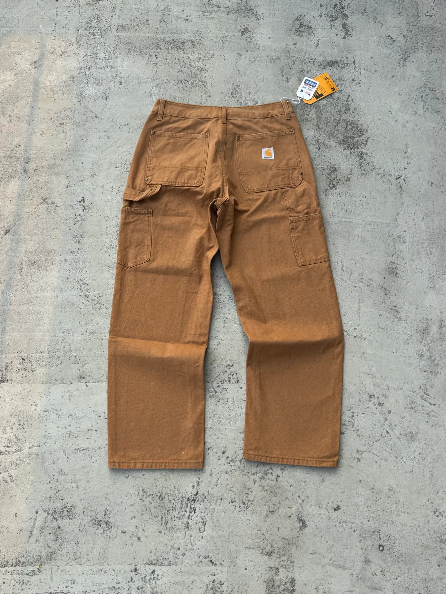 🅿️250 K020 Carhartt WIP Japanese style work style jeans with customized original logo buckle, YKK zipper fly, smooth and easy to pull! Many locations are reinforced with tacks, and the workmanship is solid! The overall tailoring adopts three-dimensional structure tailoring! Ergonomically designed, more flexible when wearing! The cut is streamlined and streamlined, allowing you to move flexibly with your body! Integrates functionality, beauty and durability! Suitable for business, travel, leisure and many other occasions! Straight version Color: Khaki Size: S-XXL (28 30 32 34 36)