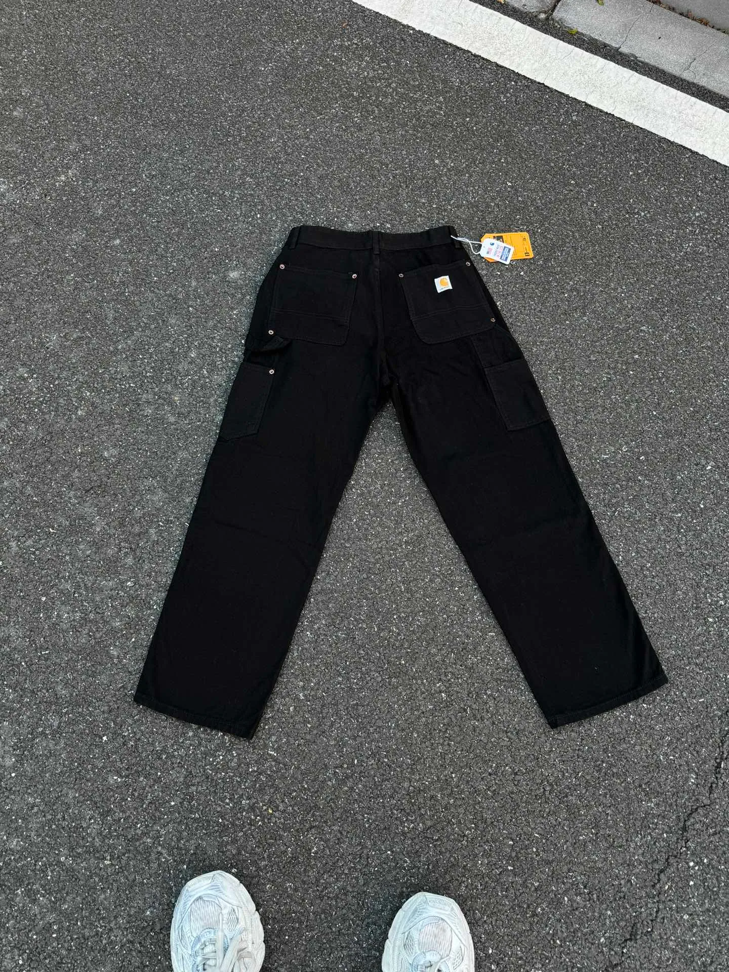 🅿️250 K022 Carhartt WIP Japanese style work style jeans with customized original logo buckle, YKK zipper fly, smooth and easy to pull! Many locations are reinforced with tacks, and the workmanship is solid! The overall tailoring adopts three-dimensional structure tailoring! Ergonomically designed, more flexible when wearing! The cut is streamlined and streamlined, allowing you to move flexibly with your body! Integrates functionality, beauty and durability! Suitable for business, travel, leisure and many other occasions! Straight fit Color: Black Size: S-XXL