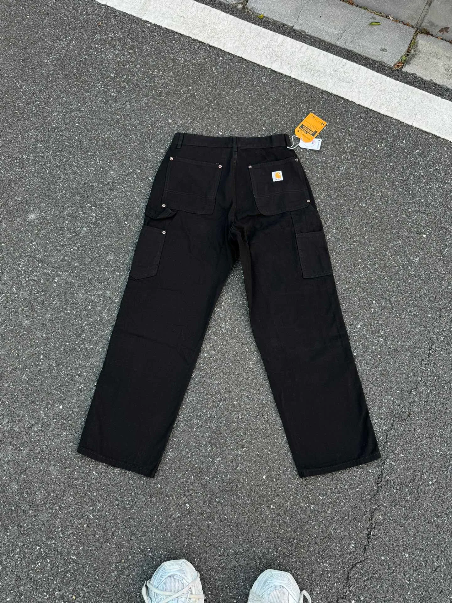 🅿️250 K022 Carhartt WIP Japanese style work style jeans with customized original logo buckle, YKK zipper fly, smooth and easy to pull! Many locations are reinforced with tacks, and the workmanship is solid! The overall tailoring adopts three-dimensional structure tailoring! Ergonomically designed, more flexible when wearing! The cut is streamlined and streamlined, allowing you to move flexibly with your body! Integrates functionality, beauty and durability! Suitable for business, travel, leisure and many other occasions! Straight fit Color: Black Size: S-XXL