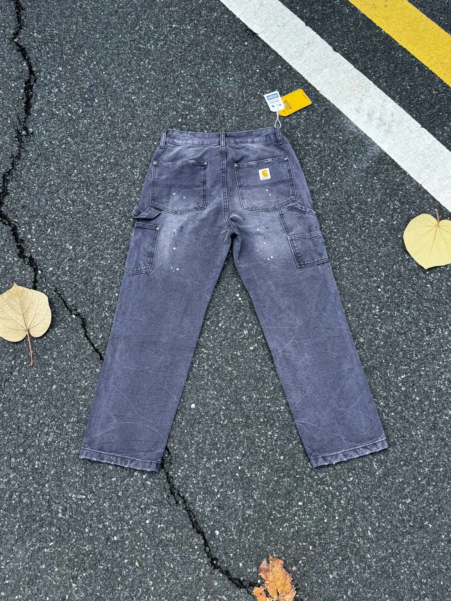 🅿️270 KH2 top vtg Carhartt WIP Carhartt vintage splashed ink holes distressed retro lumberjack Japanese work style jeans Accessories: Customized original logo buckle, including the internal top bracket, which is also compared to the original one with logo hole nails, YKK zipper fly, smooth and easy to pull! Many locations are reinforced with tacks, and the workmanship is solid!  Fabric: The table is made of original authentic custom-made imported fabrics, and the overall tailoring adopts three-dimensional structure tailoring! Ergonomically designed, more flexible when wearing! The cut is streamlined and streamlined, allowing you to move flexibly with your body! Integrates functionality, beauty and durability! Suitable for business, travel, leisure and many other occasions! Straight version Color: Splash gray purple Code number: 28 30 32 34 36