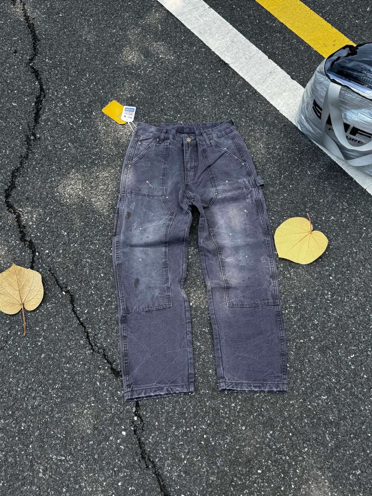 🅿️270 KH2 top vtg Carhartt WIP Carhartt vintage splashed ink holes distressed retro lumberjack Japanese work style jeans Accessories: Customized original logo buckle, including the internal top bracket, which is also compared to the original one with logo hole nails, YKK zipper fly, smooth and easy to pull! Many locations are reinforced with tacks, and the workmanship is solid!  Fabric: The table is made of original authentic custom-made imported fabrics, and the overall tailoring adopts three-dimensional structure tailoring! Ergonomically designed, more flexible when wearing! The cut is streamlined and streamlined, allowing you to move flexibly with your body! Integrates functionality, beauty and durability! Suitable for business, travel, leisure and many other occasions! Straight version Color: Splash gray purple Code number: 28 30 32 34 36